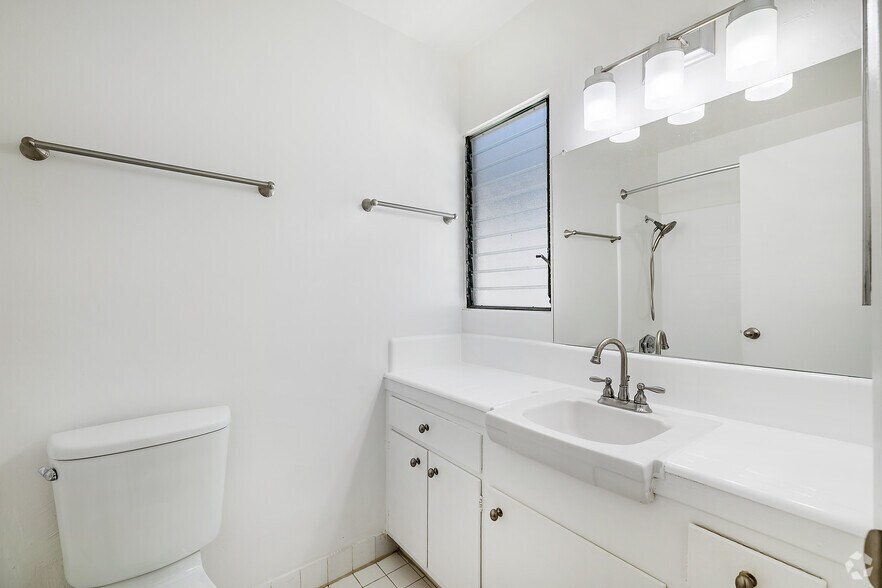 More Photos Of 1666 Federal Ave, Los Angeles Apartments For Sale