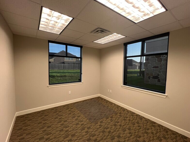 More Photos Of 20008 Champion Forest Dr, Spring Office For Sale