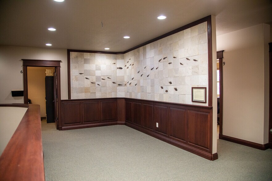 More Photos Of 1191 E Iron Eagle Dr, Eagle Loft Creative Space For Sale