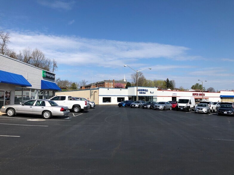 More Photos Of 1104 Greenville Ave, Staunton Storefront For Lease