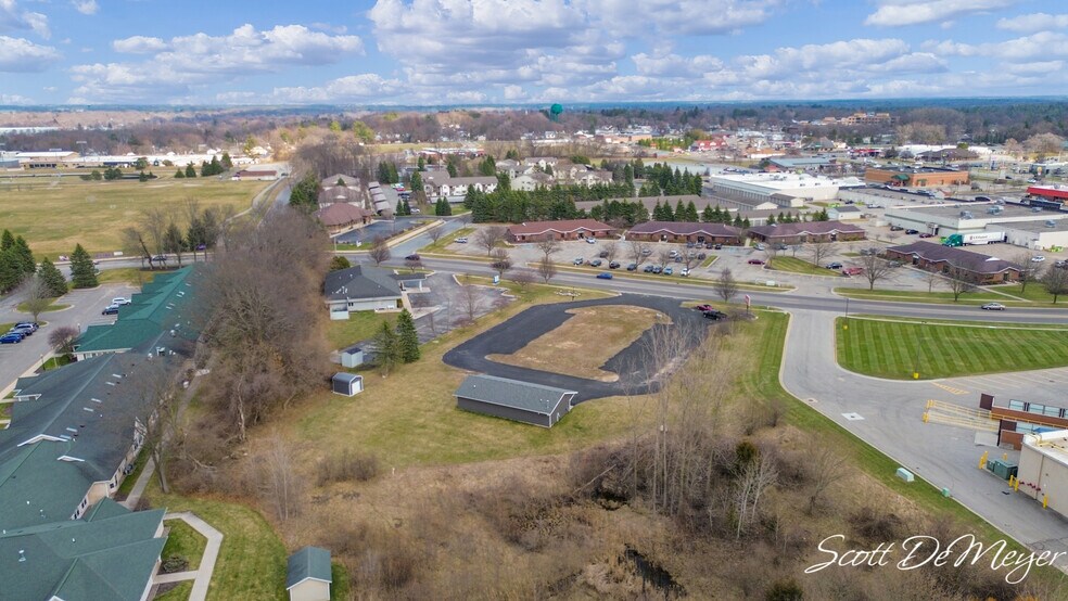 More Photos Of 109 S Greenville West Dr, Greenville Light Manufacturing For Sale