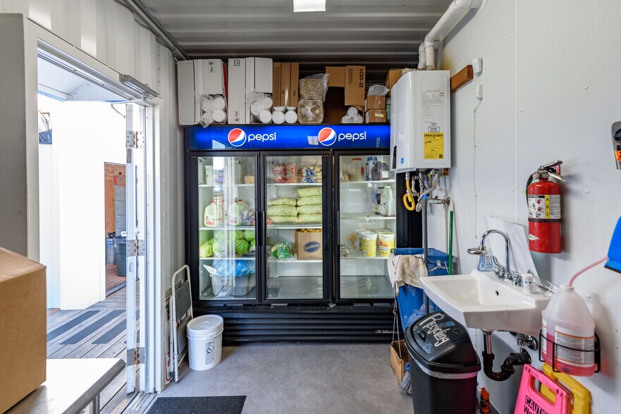 More Photos Of 102 Hall Ave, Coos Bay Restaurant For Sale