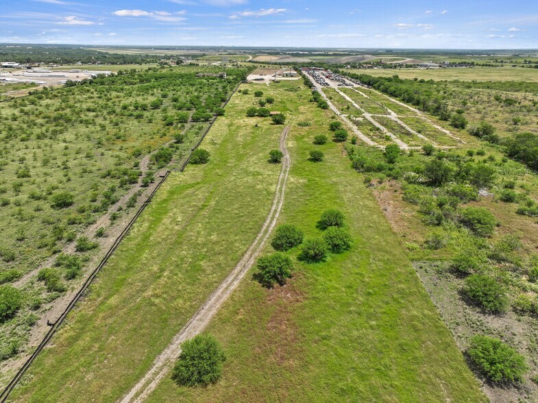 More Photos Of 9605 Fm 812, Austin Warehouse For Lease