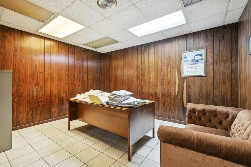 More Photos Of 3009 Lime St, Metairie Office For Sale