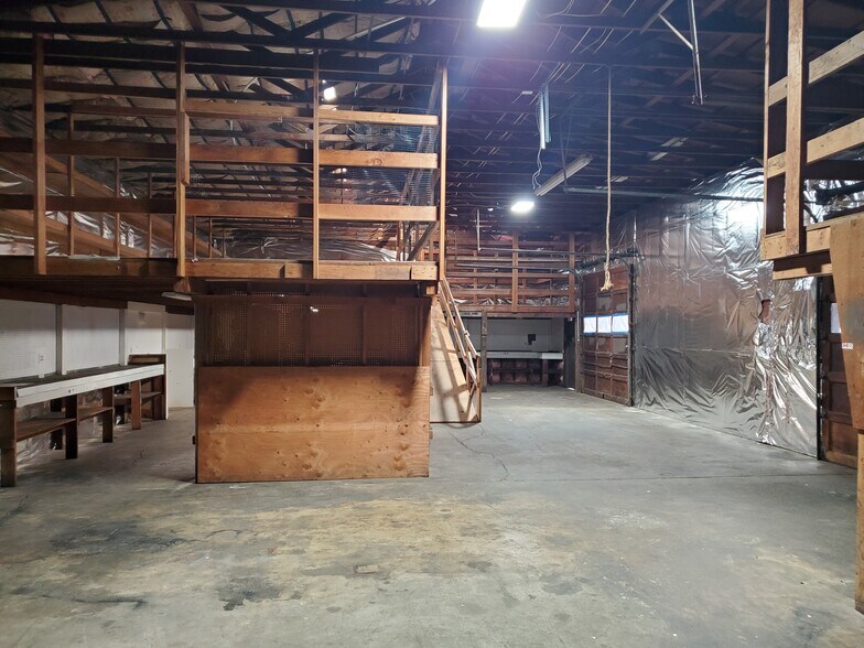 More Photos Of 3511 Boone Rd SE, Salem Distribution For Sale