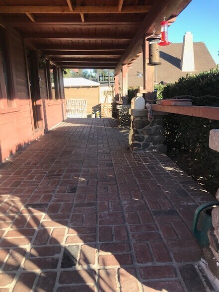 More Photos Of 2757 Foothill Blvd, La Crescenta Freestanding For Sale