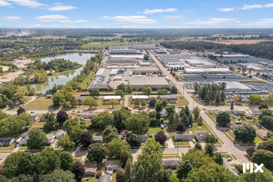 More Photos Of 757 W Shepherd St, Charlotte Apartments For Sale