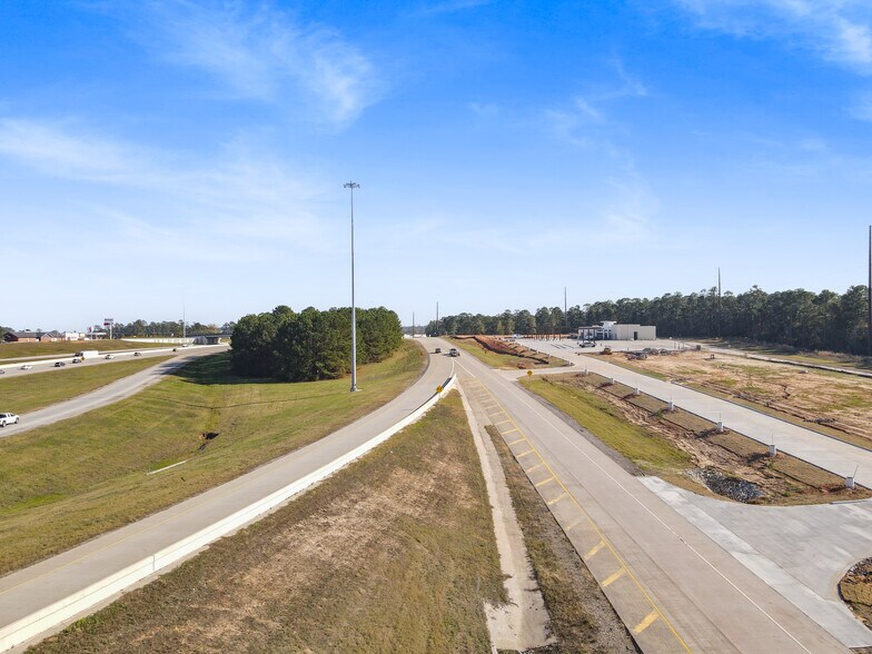 More Photos Of I-45 South, Huntsville Storefront Retail Office For Lease