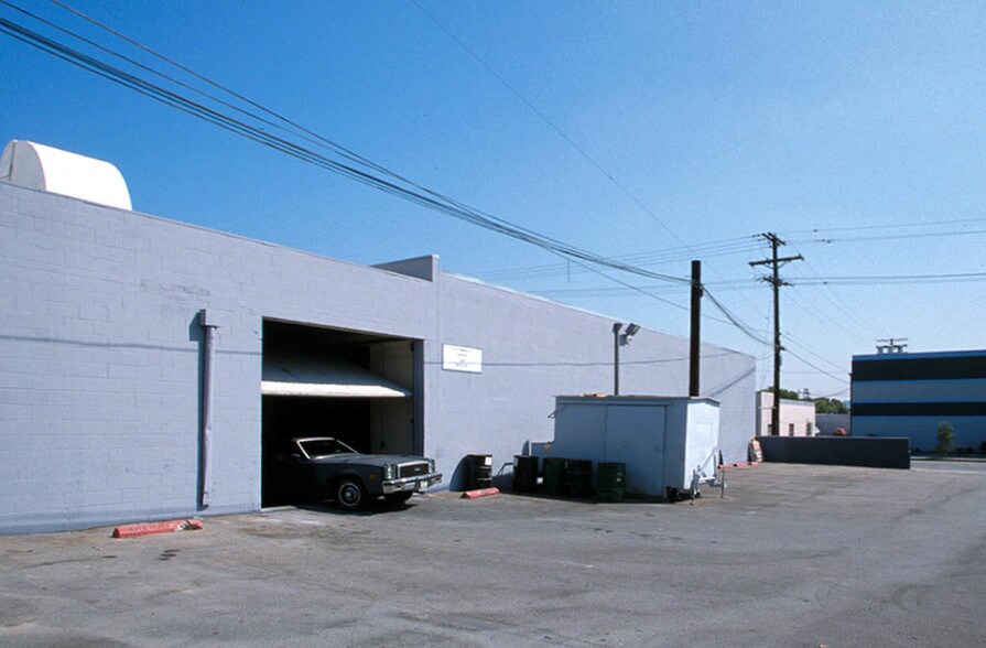 More Photos Of 1120-1208 W Isabel St, Burbank Warehouse For Lease