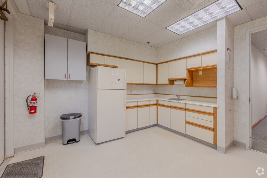 More Photos Of 839 Marshall Phelps Rd, Windsor Loft Creative Space For Sale