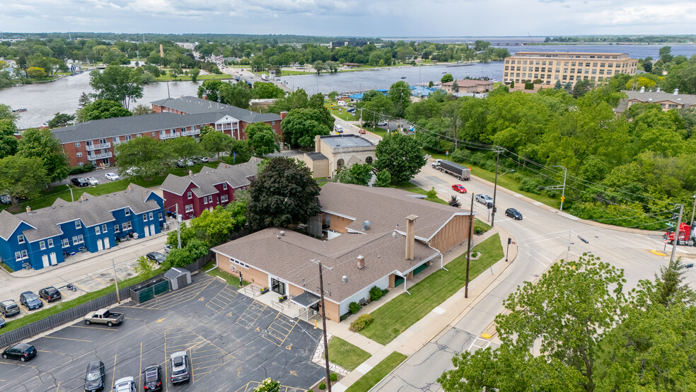 Primary Photo Of 1331 High Ave, Oshkosh Religious Facility For Sale