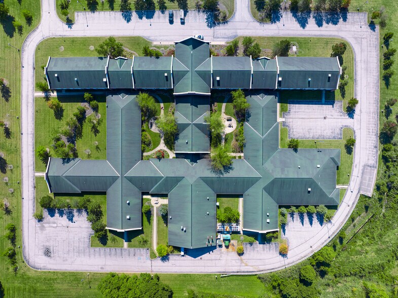 More Photos Of 7000 Cochran Rd, Solon Skilled Nursing Facility For Sale