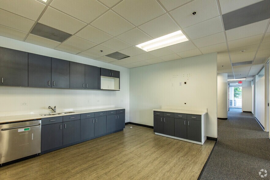 More Photos Of 600 N Westshore Blvd, Tampa Office For Lease