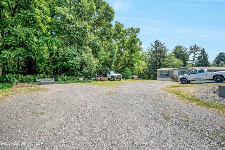 More Photos Of 109 Alden Rd, Nanticoke Service For Sale