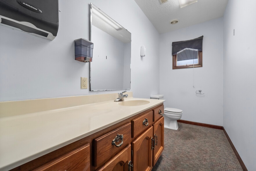 More Photos Of 209 W Main St, Linn Warehouse For Sale