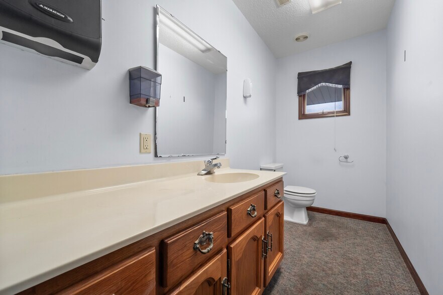 More Photos Of 209 W Main St, Linn Warehouse For Sale