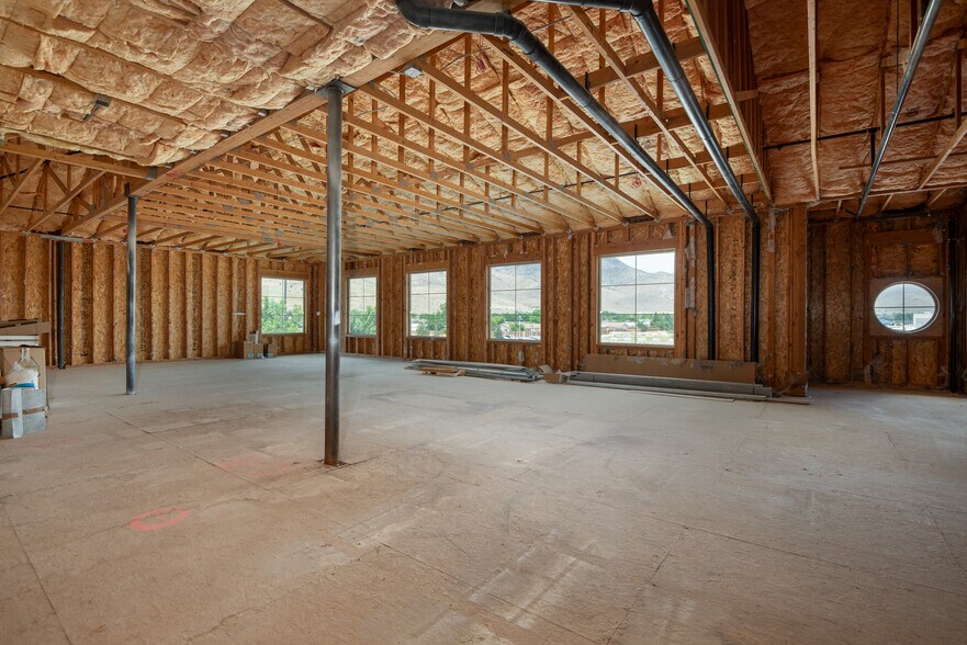 More Photos Of 5 Pine Cone Rd, Dayton Office For Sale