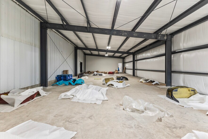 More Photos Of 2606 E Rock Haven Rd, Harrisonville Light Manufacturing For Lease