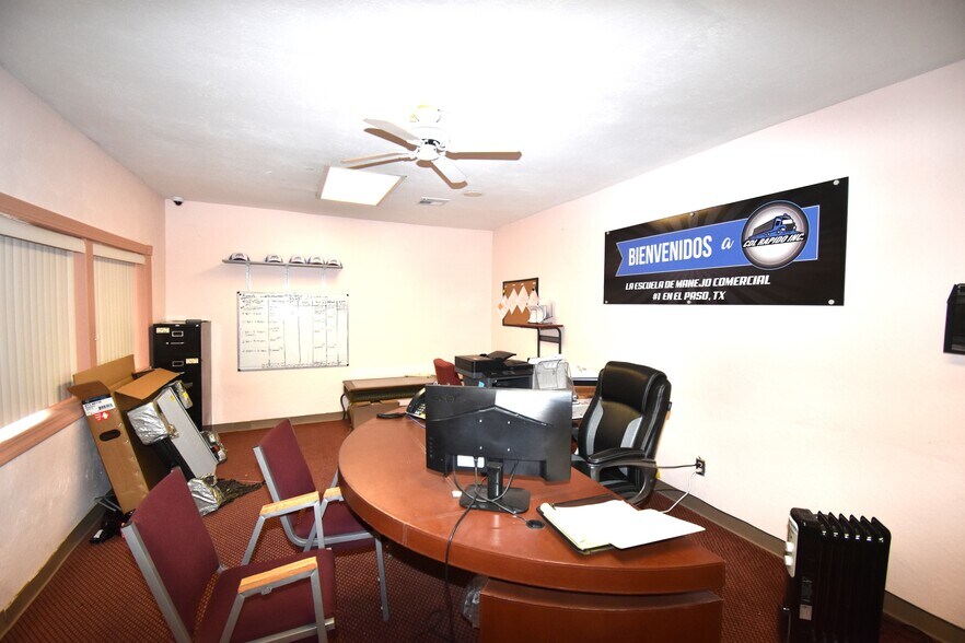 More Photos Of 201 Third NW St, Fabens Showroom For Sale