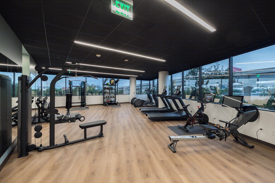 More Photos Of 1701 Directors Blvd, Austin Office For Lease