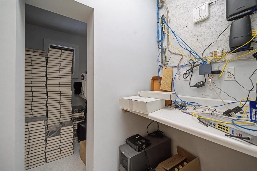 More Photos Of 688 Route 17K, Montgomery Warehouse For Lease