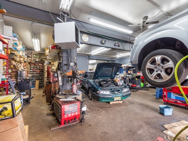 More Photos Of 305 S Michigan Ave, Kenilworth Industrial For Sale