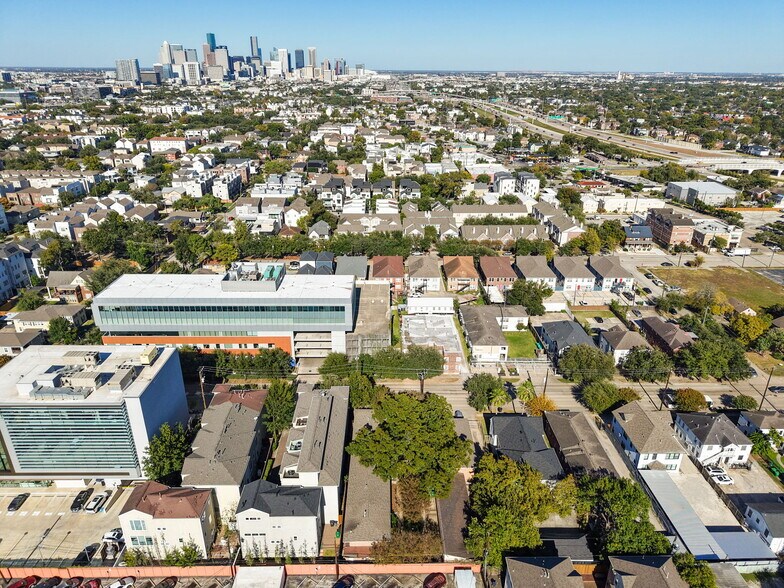 More Photos Of 1820 Binz St, Houston Apartments For Sale