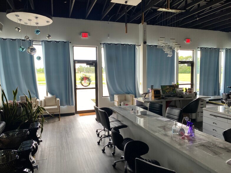 More Photos Of 350 SW Greenwich Dr, Lee's Summit Storefront Retail Office For Sale