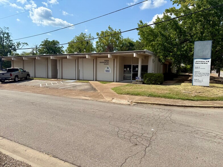 Primary Photo Of 170 8th St SE, Paris Office For Sale