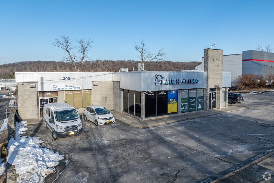 Primary Photo Of 309 N Bedford Rd, Mount Kisco General Retail For Lease