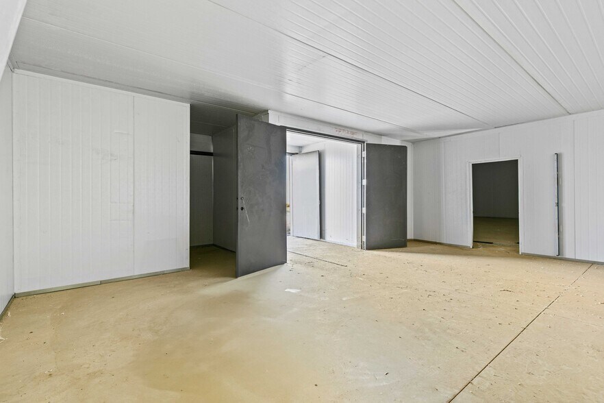 More Photos Of 22245 Mitchell Blvd, California City Industrial For Lease