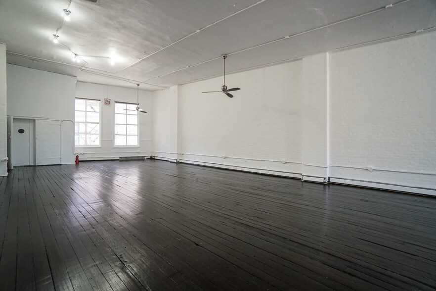 More Photos Of 343 Canal St, New York Office For Lease