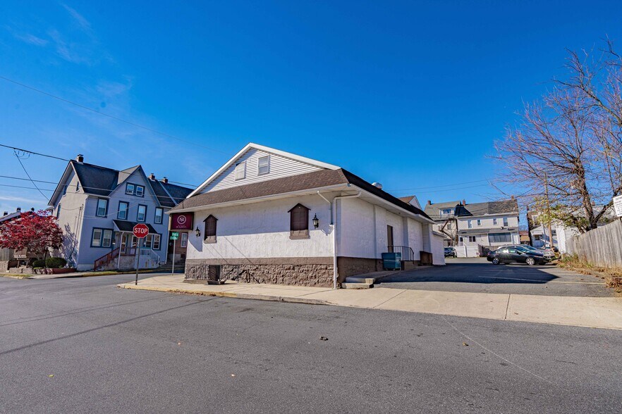 More Photos Of 754 Cherokee st, Fountain Hill Restaurant For Sale