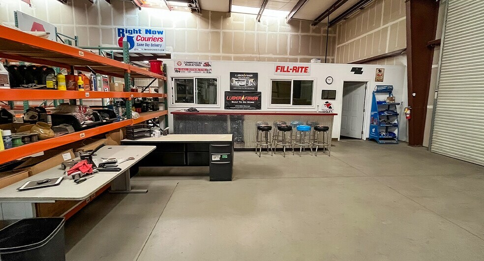 More Photos Of 96 S West Ave, Fresno Warehouse For Lease