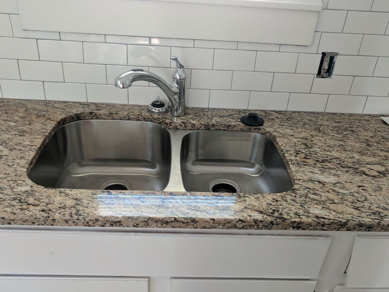 More Photos Of 1702 San Antonio St, Austin Office For Lease