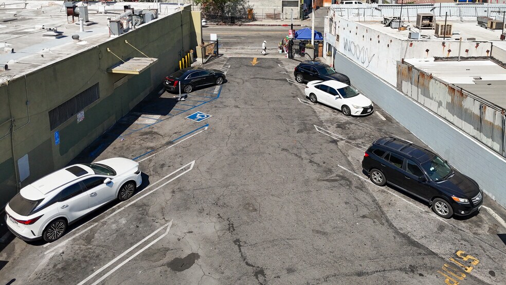 More Photos Of 715 New High St, Los Angeles General Retail For Lease