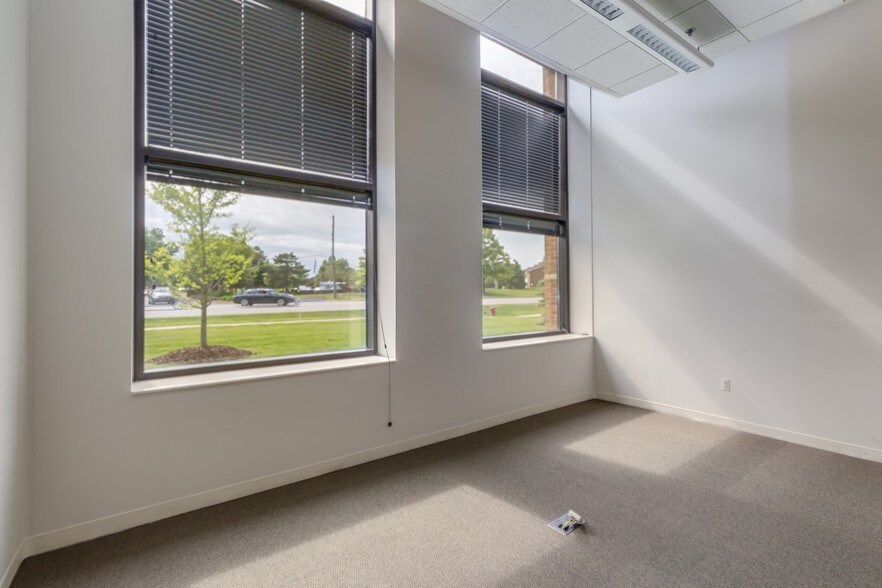 More Photos Of 22710 Haggerty Rd, Farmington Hills Research And Development For Lease