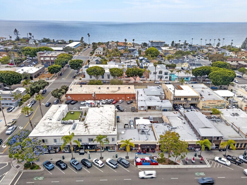 More Photos Of 571-577 2nd St, Encinitas Storefront For Sale