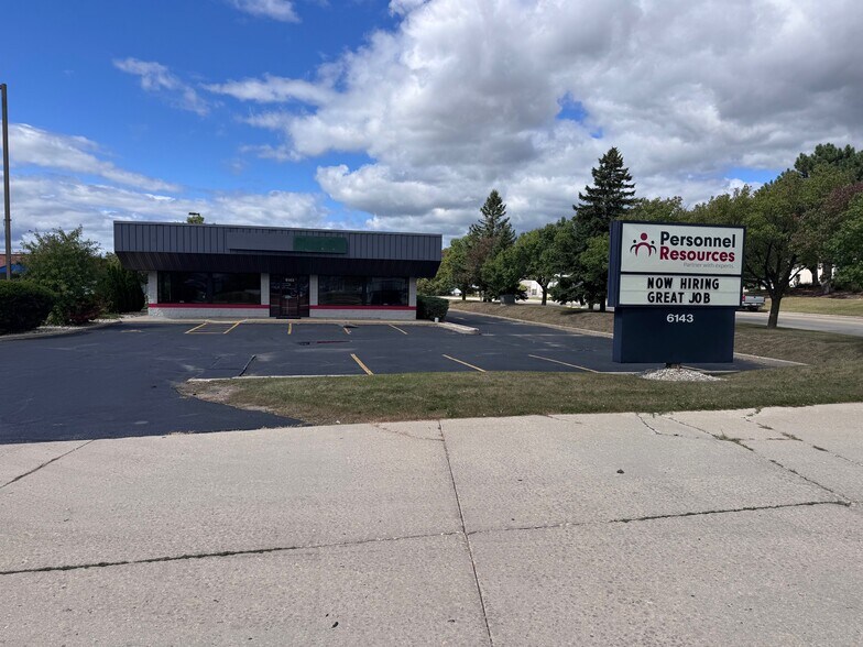 More Photos Of 6143 Regency West Dr, Racine Freestanding For Sale