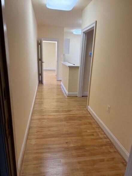 More Photos Of 112 W Washington St, Middleburg Storefront Retail Office For Lease