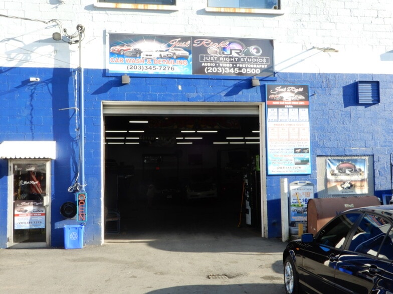 More Photos Of 105 Wood Ave, Bridgeport Light Manufacturing For Sale