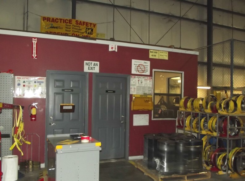 More Photos Of 20004 O'Brien Rd, Groveland Warehouse For Sale