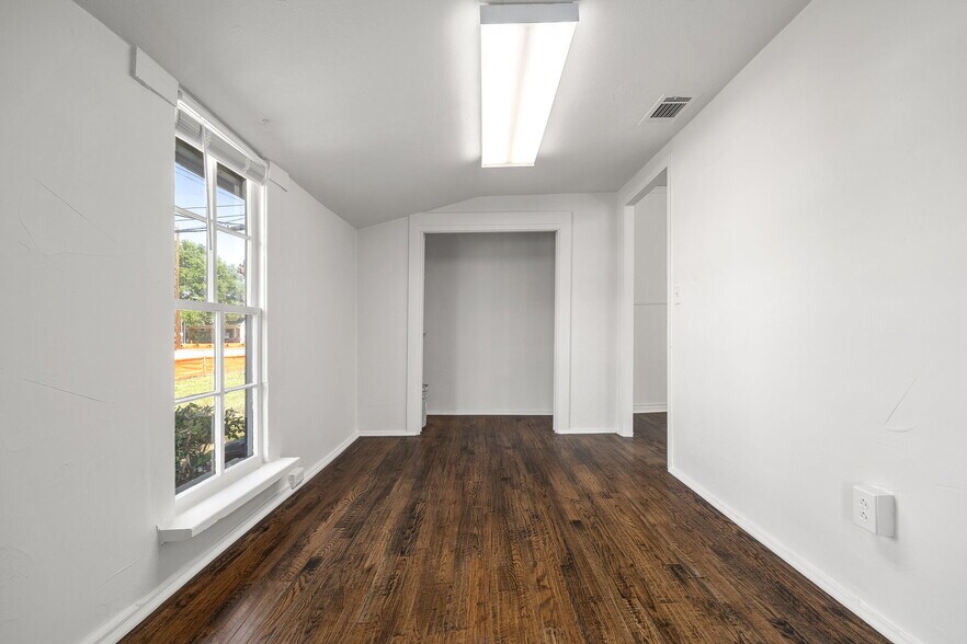 More Photos Of 148 Elm St, Keller Freestanding For Sale