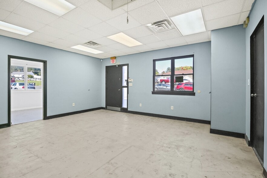 More Photos Of 918 Pulaski Hwy, Havre De Grace Warehouse For Lease