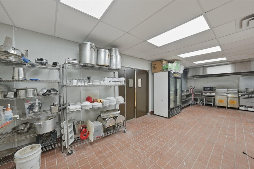 More Photos Of 2548 W 59th St, Chicago Storefront For Sale