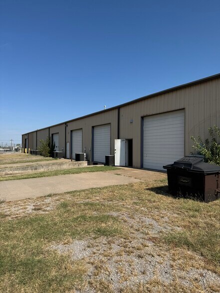 More Photos Of 8317 Gateway Ter, Oklahoma City Warehouse For Sale