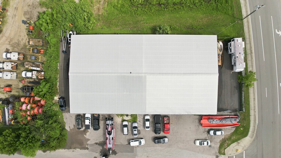 More Photos Of 3535 Dora St, Fort Myers Industrial For Sale