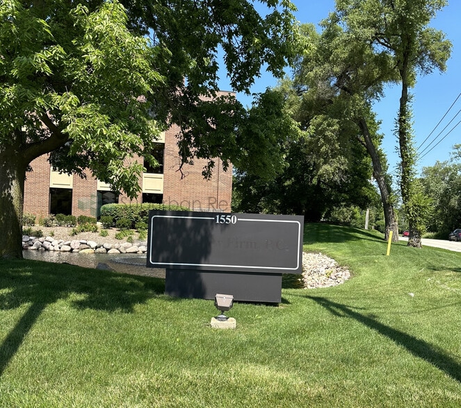 More Photos Of 1550 Spring Rd, Oak Brook Office For Sale