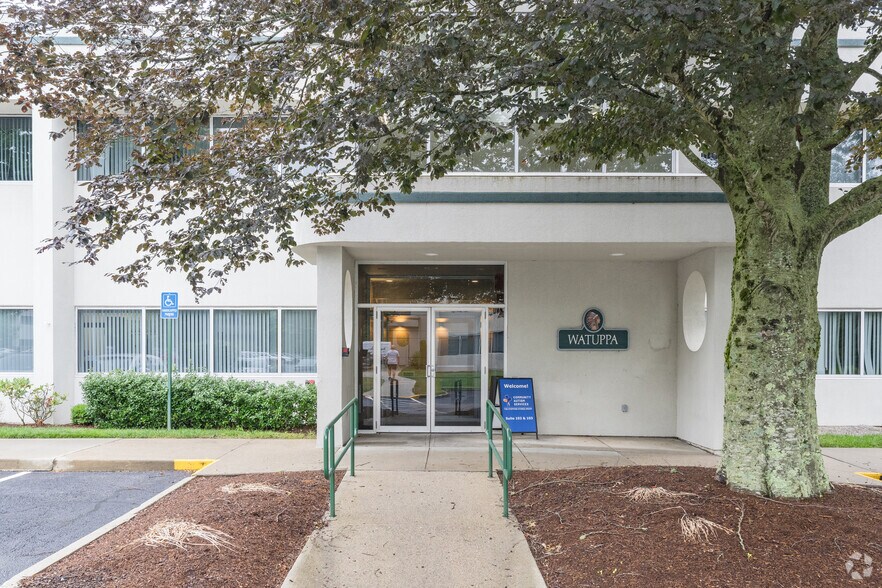 More Photos Of 49 State Rd, North Dartmouth Medical For Lease