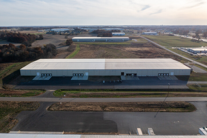 More Photos Of 720 Garvin Ln, Franklin Distribution For Lease